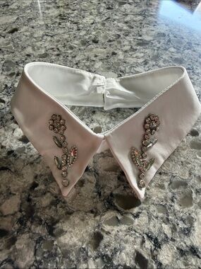 Detachable Embellished White Collar - Crystal Accent Women’s Accessory
